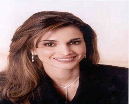 الملكة تزور الجمعية الخيرية لرعاية الاسرة وتلتقي هيئتها الادارية الملكة تزور الجمعية الخيرية لرعاية الاسرة وتلتقي هيئتها الادارية