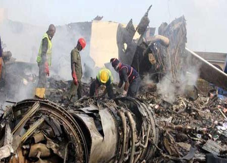 نيجيريا ترسل الصندوق الأسود للطائرة المنكوبة لفحصه فى أمريكا