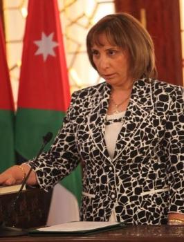 وزيرة النقل: العاملون بالسكك الحديدية نواة للمشروع الوطني للسكك الحديدية وزيرة النقل: العاملون بالسكك الحديدية نواة للمشروع الوطني للسكك الحديدية