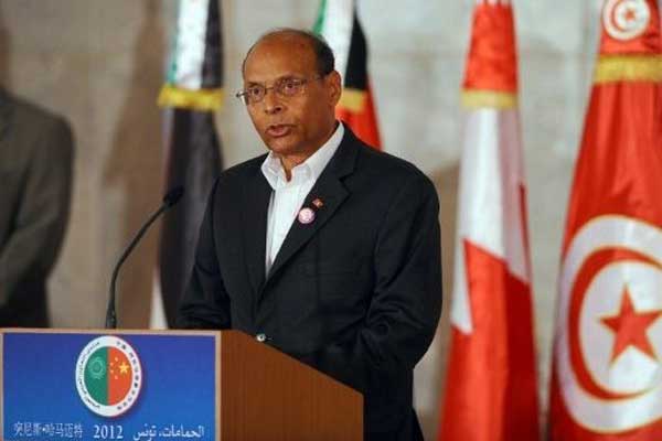 الرئيس التونسي يعارض "مبدئياً" تسليم رئيس الوزراء الليبي السابق إلى طرابلس