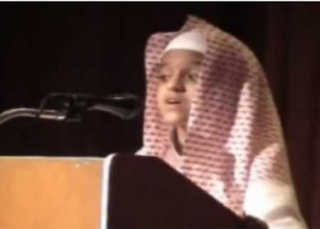 ايات قرانية يتلوها طفل  بصوت  رائع