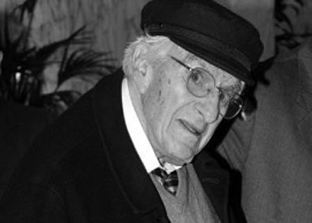 مندوبا عن الملك امين عام الخارجية يشارك في تشييع غسان تويني