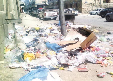 اهالي المفرق يعانون من تدني مستوى النظافة في المدينة 