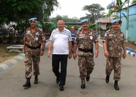 القنصل الاردني في جمهورية ساحل العاج يزور الكتيبة الاردنية