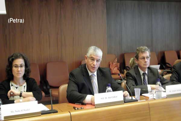 وزير العمل يترأس اجتماع التحديات التي تواجه منطقة الشرق الاوسط وشمال افريقيا