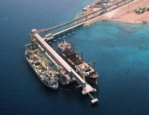 الحكومة تخول الكهرباء الوطنية بإدارة وصيانة ميناء الغاز الطبيعي المسال في العقبة