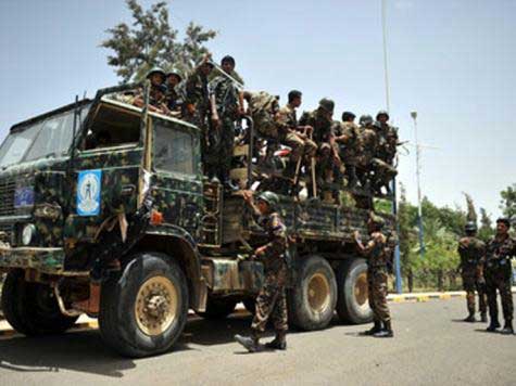 الجيش يحاصر القاعدة في شقرة بأبين 