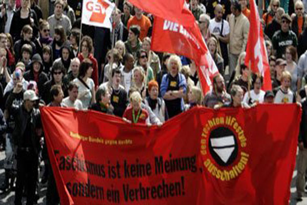 عمال إيطاليا يتظاهرون السبت تضامنا مع المصريين فى ميلانو