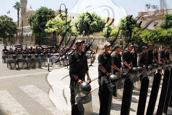 قوات الأمن تطوق مبنى البرلمان.. وضابط: لن نسمح بدخول أي نائب إلا بإذن كتابي