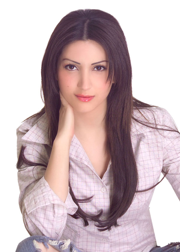 نسرين طافش.. تزهد مع رابعة نسرين طافش.. تزهد مع رابعة