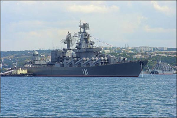 موسكو ترسل سفينتين حربيتين إلى سواحل سوريا