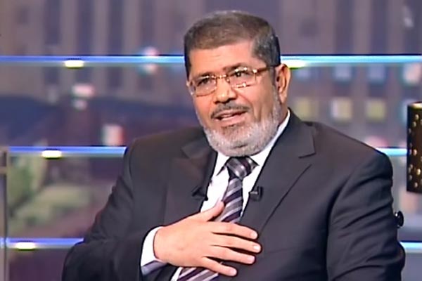 مرسي يتعهد بأن يكون رئيسا لكل المصريين بعد إعلان حزبه فوزه
