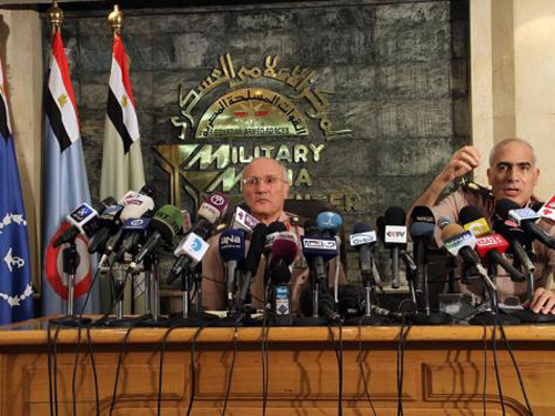 الإعلان الدستوري يطعن رئيس مصر المقبل 