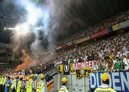 المانيا تواجه عقوبات جديدة من الاتحاد الاوروبي لكرة القدم المانيا تواجه عقوبات جديدة من الاتحاد الاوروبي لكرة القدم
