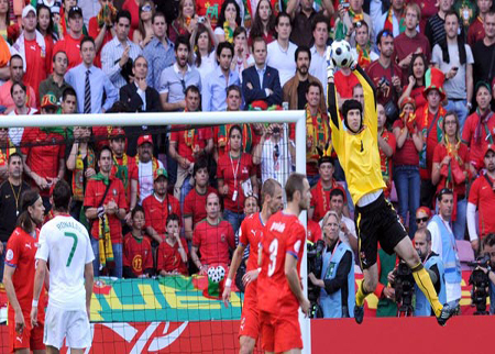 منتخب التشيك يتطلع لتكرار الإنجاز والبرتغال تسعى للثأر