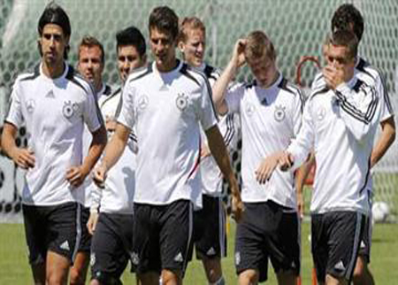 طموح اليونان يصطدم بواقعية المانيا