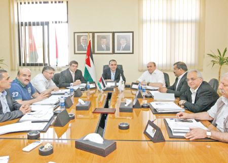 الامير علي يجدد ثقته بالجهاز الفني للمنتخب الوطني لكرة القدم