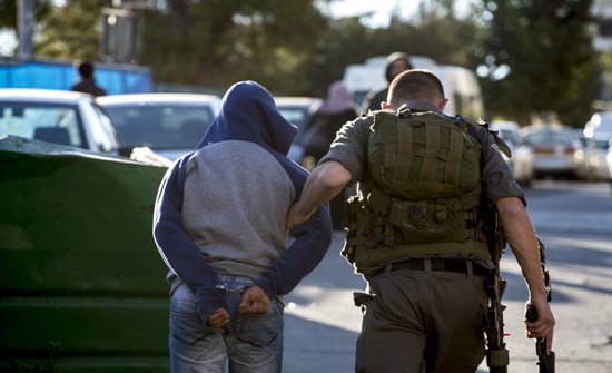 الاحتلال الإسرائيلي يعتقل 17 فلسطينيا في الضفة الغربية الاحتلال الإسرائيلي يعتقل 17 فلسطينيا في الضفة الغربية
