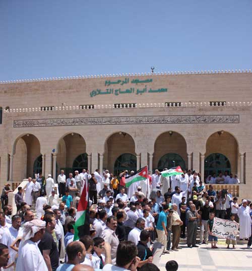 الزيود: الوقت لصالحنا وليس لصالح النظام ( صور ) الزيود: الوقت لصالحنا وليس لصالح النظام ( صور )