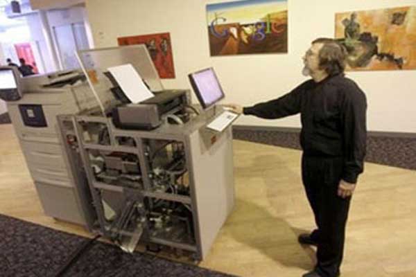 الكتاب الورقى ينتقم من الالكترونى بتقنية النشر الذاتى 