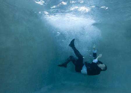 غرق طالب أثناء استحمامه في نهر النيل