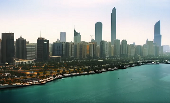 إماراتي يستعد للجري من أبو ظبي إلى مكة إماراتي يستعد للجري من أبو ظبي إلى مكة