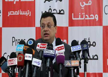 ياسر على: مرسى يبدأ الاثنين تشكيل فريقه الرئاسى