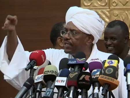 البشير يرفض الاحتجاجات ويقول إنها من تدبير محرّضين