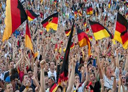 تغريم الاتحاد الالماني بسبب مشجعيه