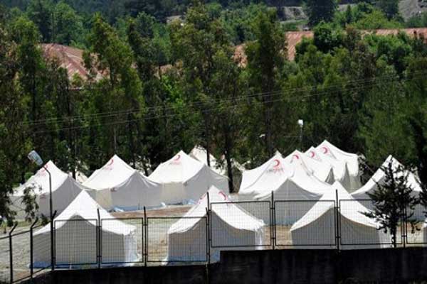 تركيا تقيم مخيماً جديداً للاجئين السوريين يستوعب 10 آلاف شخص 