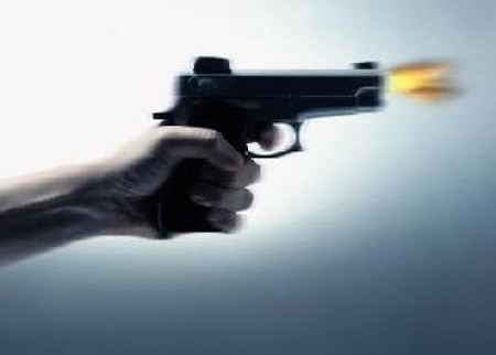 عاطل يقتل زوجة عمه ويذبح طفليها لسرقة شقتهم 