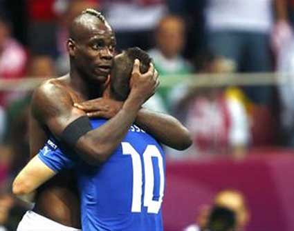 ايطاليا الى نهائي أمم أوروبا (فيديو الاهداف) ايطاليا الى نهائي أمم أوروبا (فيديو الاهداف)