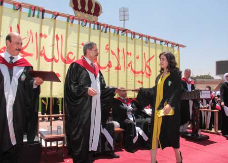 الدكتور الشواقفة يرعى تخريج الفوج الثاني عشر من طالبات كلية الاميرة عالية الجامعية الدكتور الشواقفة يرعى تخريج الفوج الثاني عشر من طالبات كلية الاميرة عالية الجامعية
