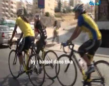 دراجات نسائية بشوارع عمان ( فيديو ) دراجات نسائية بشوارع عمان ( فيديو )