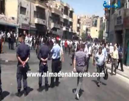 هكذا انفضت مسيرة الجمعة ( فيديو ) هكذا انفضت مسيرة الجمعة ( فيديو )