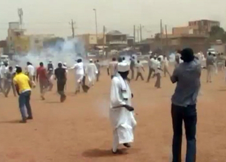 اعتقال نحو 1000 مواطن إثر الاحتجاجات في السودان