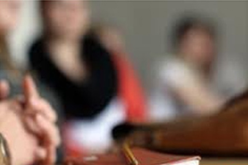 الهند: معلمة تعرّي تلميذة أمام الفصل بأكمله