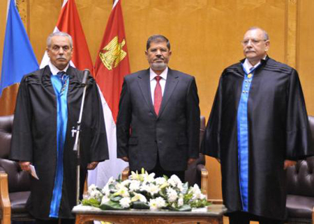 مرسي يبدأ مشاورات لتشكيل الحكومة