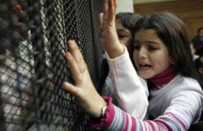 إسرائيل تسمح لـ13 طفلا من غزة بزيارة آبائهم الأسرى لأول مرة