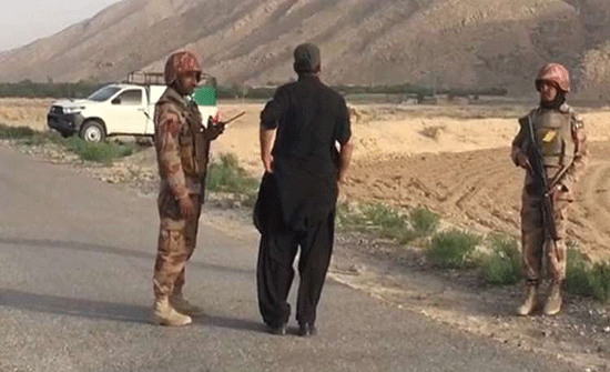 مقتل 5 رجال شرطة بتفجير انتحاري في كويتا الباكستانية مقتل 5 رجال شرطة بتفجير انتحاري في كويتا الباكستانية