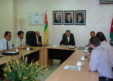 وفد طبي من الجامعة الإسلامية في غزّة يزور مستشفى الجامعة الأردنية وفد طبي من الجامعة الإسلامية في غزّة يزور مستشفى الجامعة الأردنية