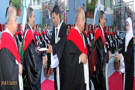 الشواقفة يرعى حفل تخريج طلبة كلية التخطيط والإدارة الشواقفة يرعى حفل تخريج طلبة كلية التخطيط والإدارة