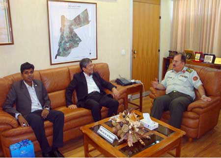 المركز الجغرافي الملكي ومعهد علوم الفضاء الماليزي يوقعان اتفاقية تعاون