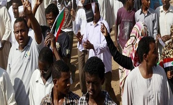 المعارضة السودانية تتمسك باعتصامها.. وخطتها الانتقالية المعارضة السودانية تتمسك باعتصامها.. وخطتها الانتقالية