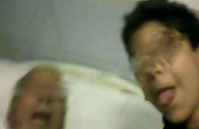 طفل ينشر صورة سيلفي مع جده المتوفي‎