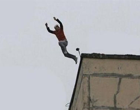 ضاحية الرشيد : عشريني ينجح بالانتحار بعد عدة محاولات