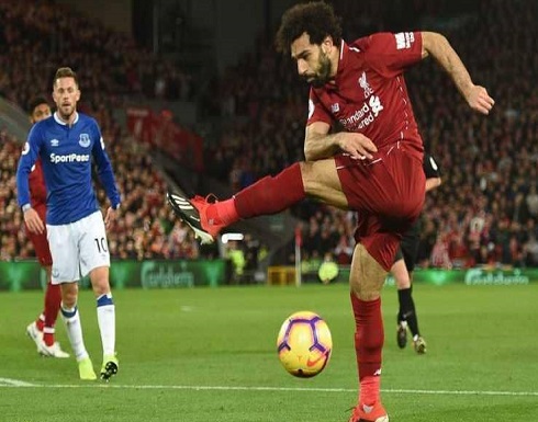 مشهد صلاح "المحرج" أمام إيفرتون.. وسر الابتسامة الهادئة مشهد صلاح "المحرج" أمام إيفرتون.. وسر الابتسامة الهادئة