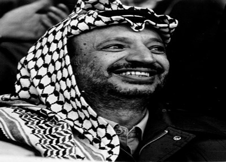 أبو ردينة: الرئيس أصدر تعليماته لمتابعة المعلومات المتعلقة باستشهاد الرئيس عرفات