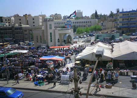 تجار في وسط البلد يطالبون الحكومة بوقف المسيرات