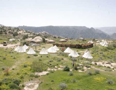 انطلاق فعاليات معسكر "فينا الخير " في قرية ضانا 